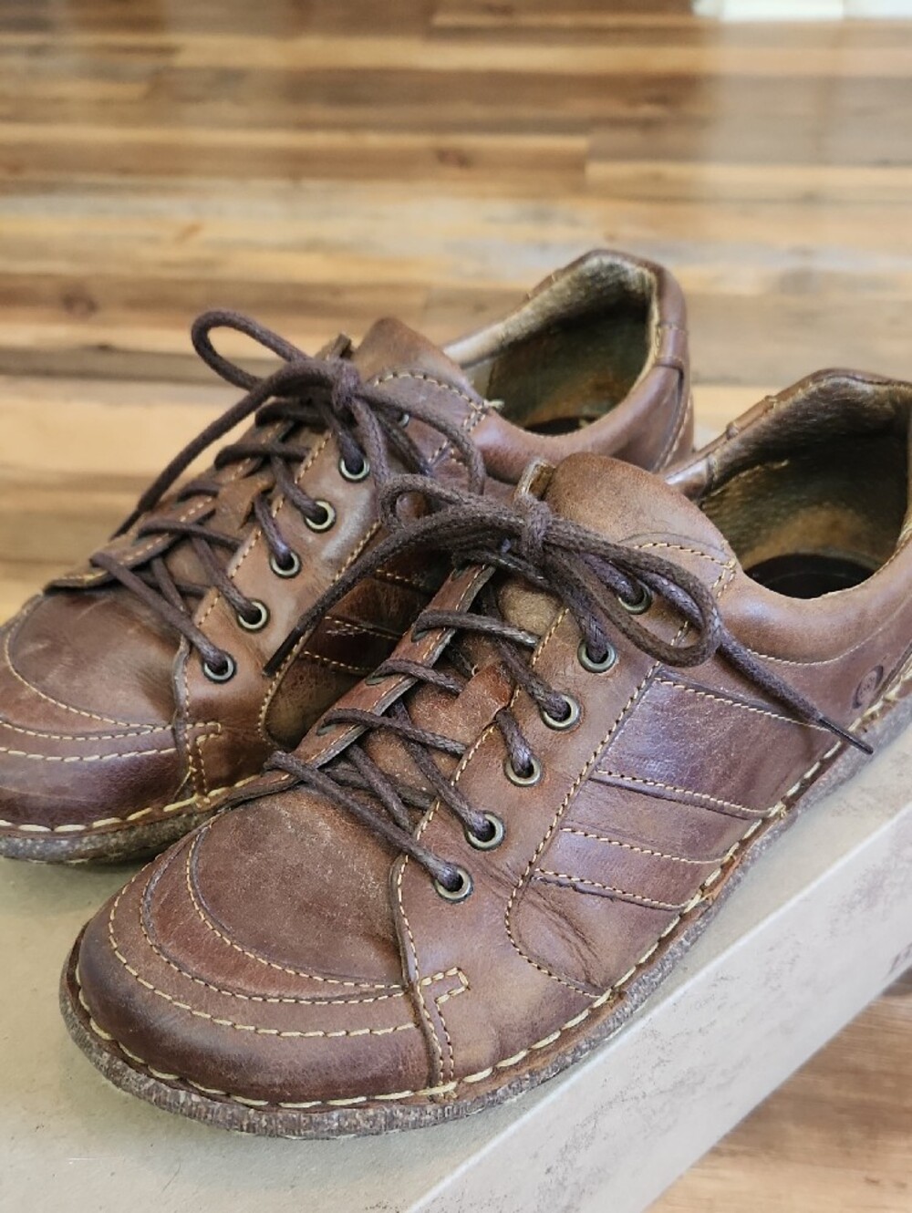 Born Womens Brown Leather Lace-Up Casual Sneakers - Picture 2 of 10